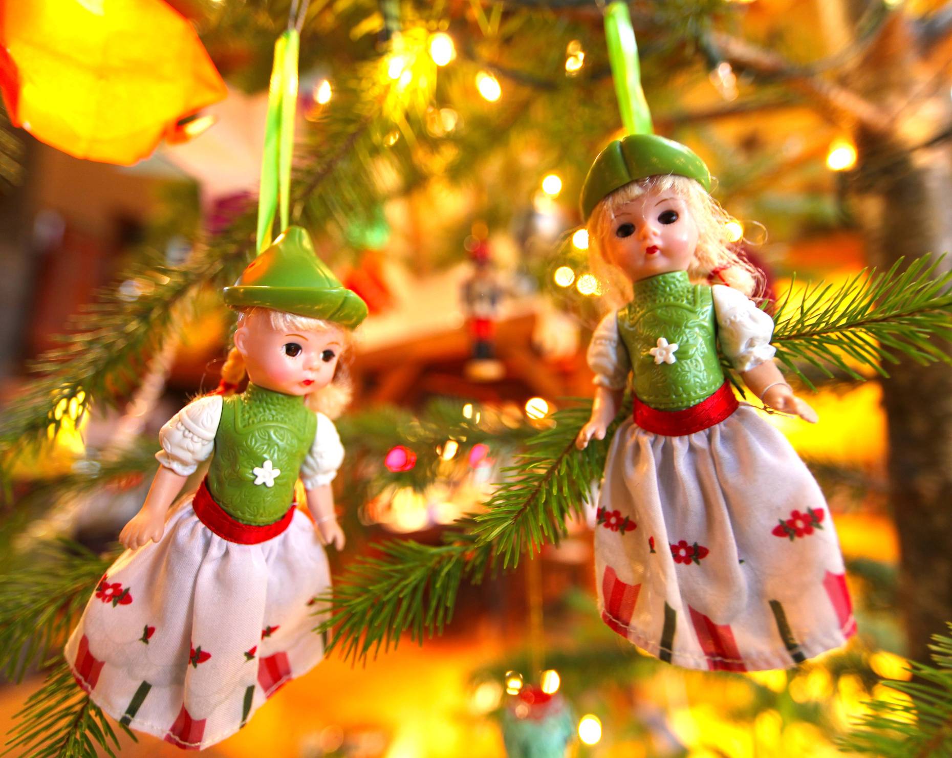 Doll Ornaments, Photo © Liesl Clark